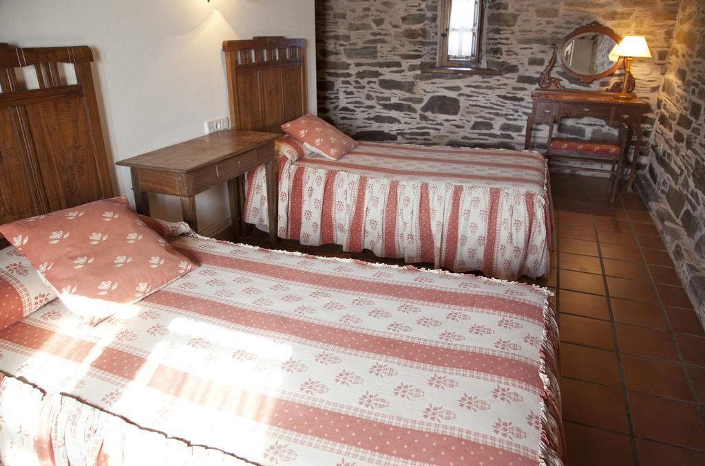 Hostal Pazo de Andeade Habitación foto